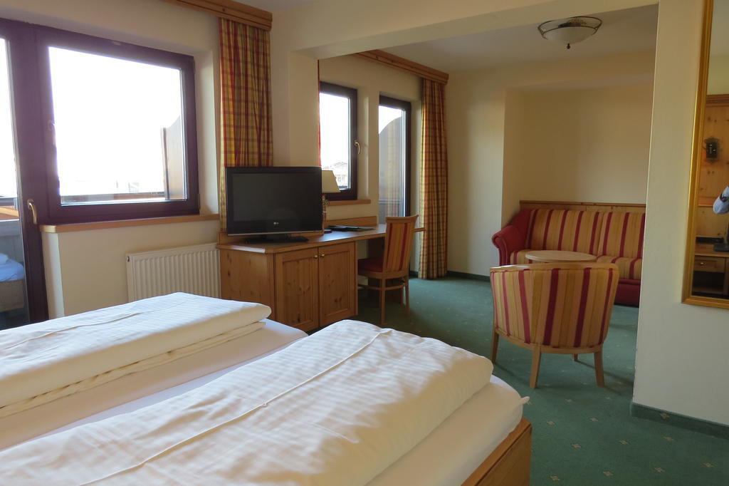 Hotel Roesslwirt Kirchberg in Tirol Habitación foto